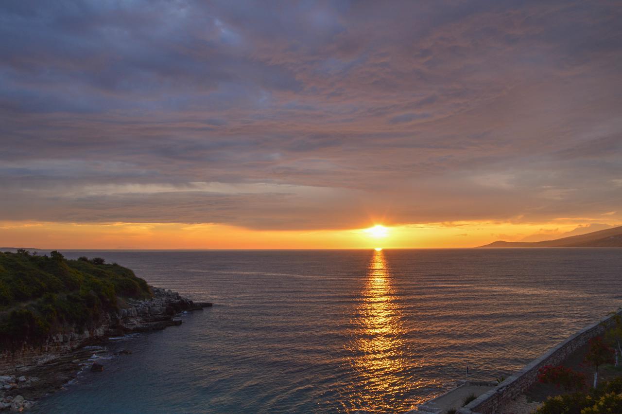 Отель Heaven Beach Саранда Экстерьер фото